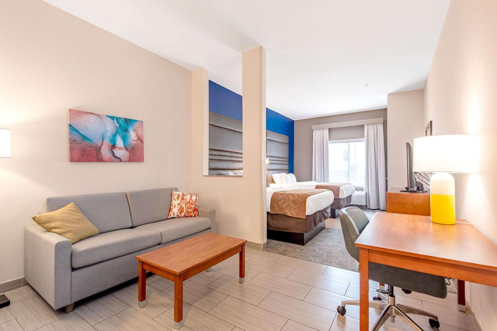Comfort Suites Denham Springs Bagian luar foto