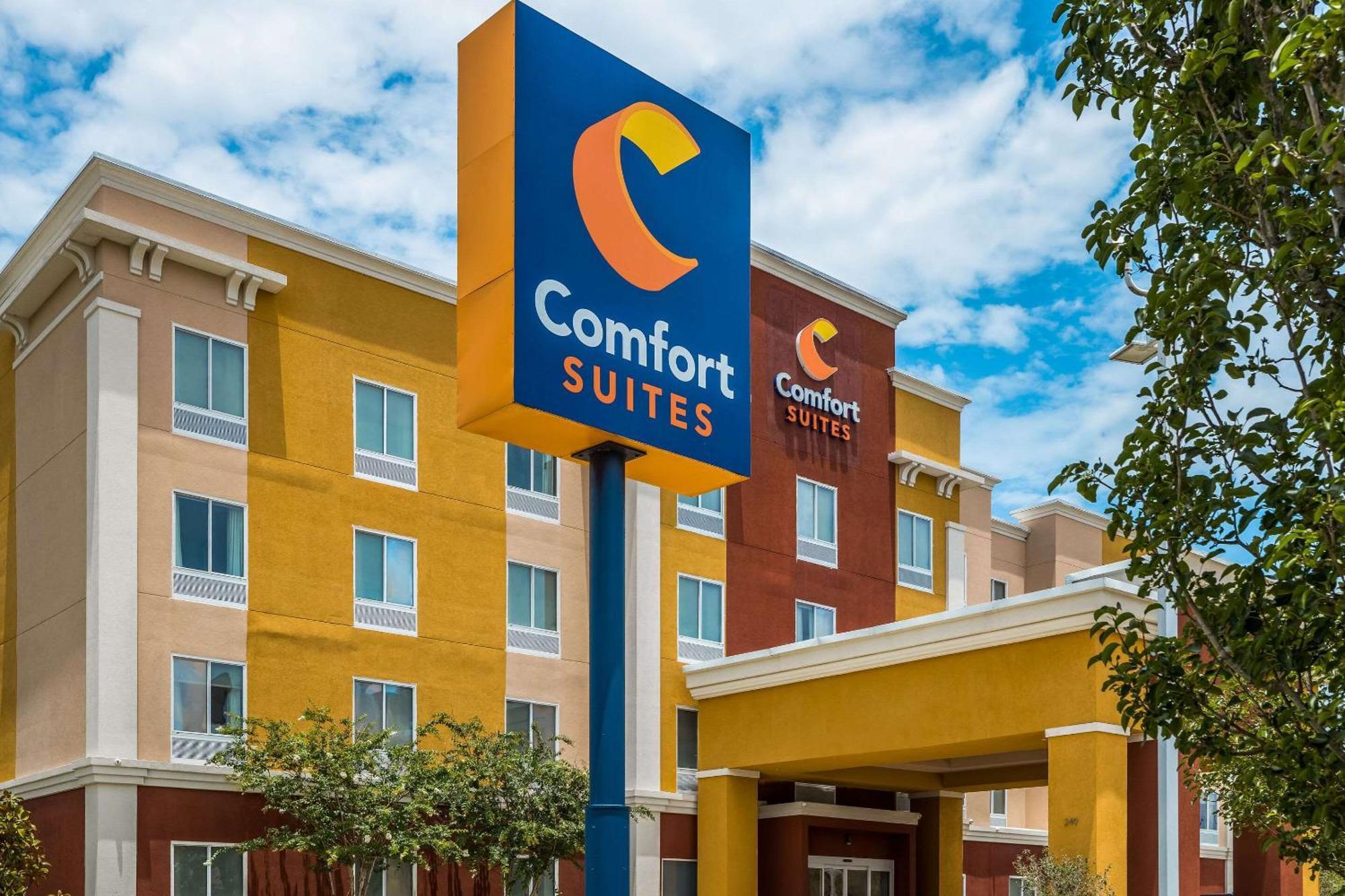 Comfort Suites Denham Springs Bagian luar foto
