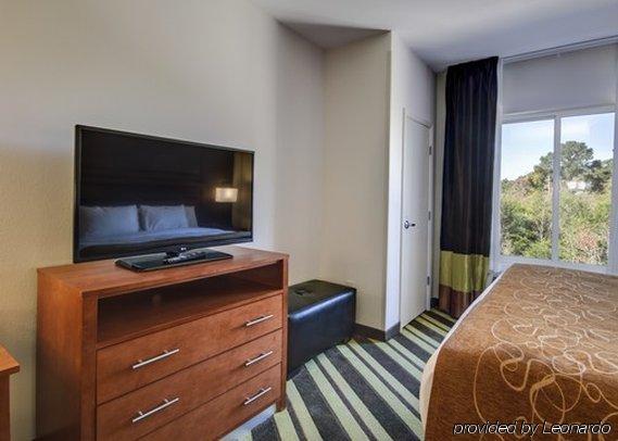 Comfort Suites Denham Springs Bagian luar foto