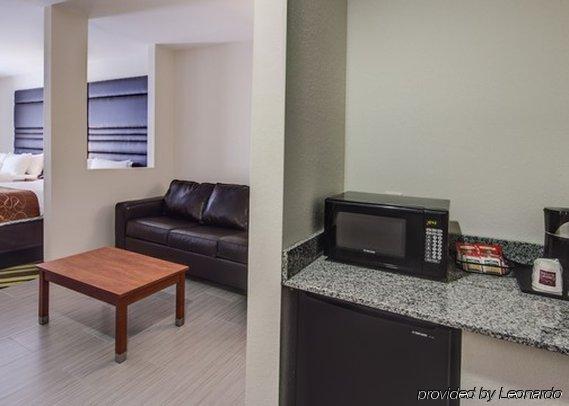 Comfort Suites Denham Springs Bagian luar foto